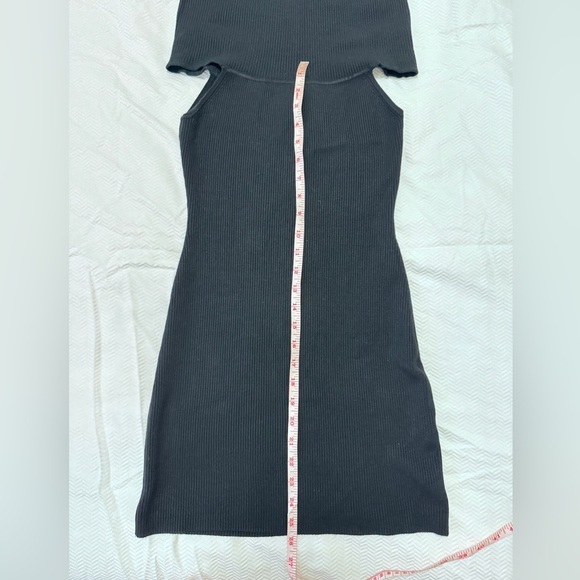 OLIVACEOUS Ribbed Black Offshoulder Dress in Medium - Picture 7 of 9